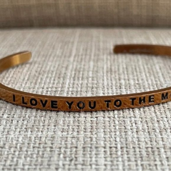 Valentine's Day Mantraband Bracelet Gold Tone "I love You To The Moon and Back" - Picture 2 of 12